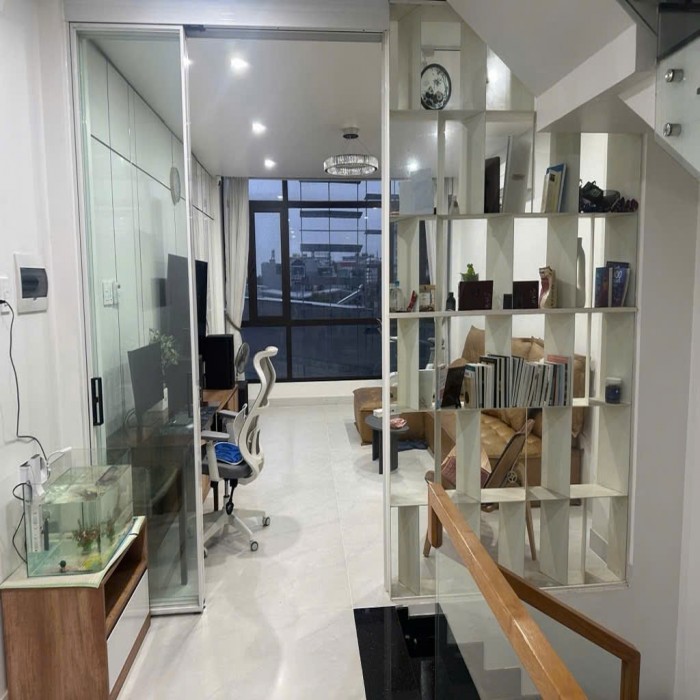 9.1-8.8 TỶ, GARA ÔTÔ RỘNG, BÁN NHÀ NỞ HẬU, 4 TẦNG, KÊNH 19/5, 4.3x18m