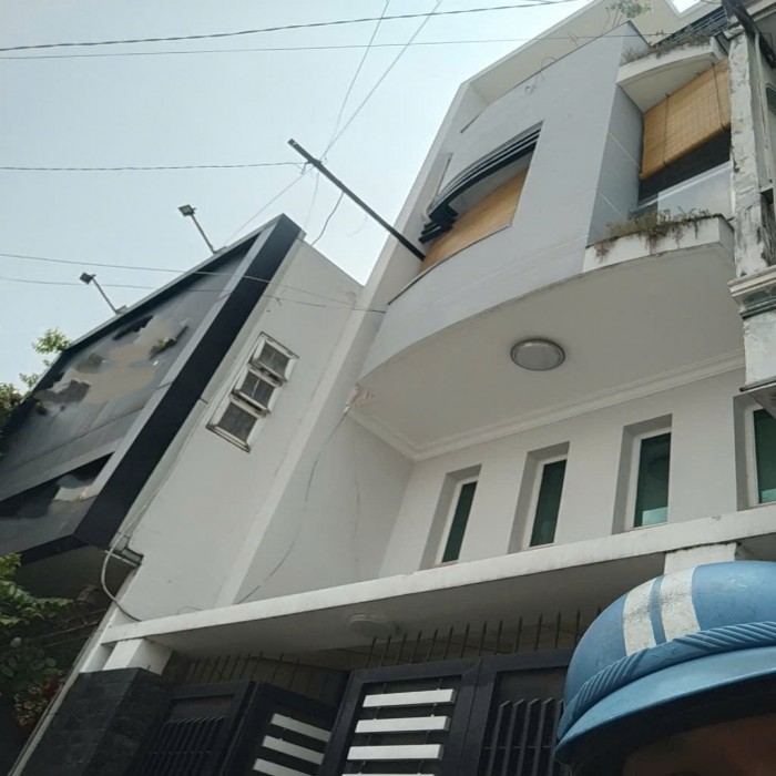 Hiếm bán, NHÀ MẶT TIỀN ĐỖ NHUẬN, TÂN PHÚ, 4x18m, 4 TẦNG, Ở NGAY